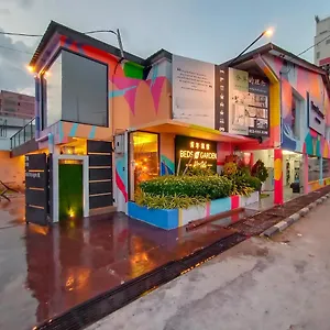 Hostel Beds In Garden, Ipoh